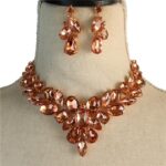 CRYSTAL TEARDROP NECKLACE SET 8.00 peach